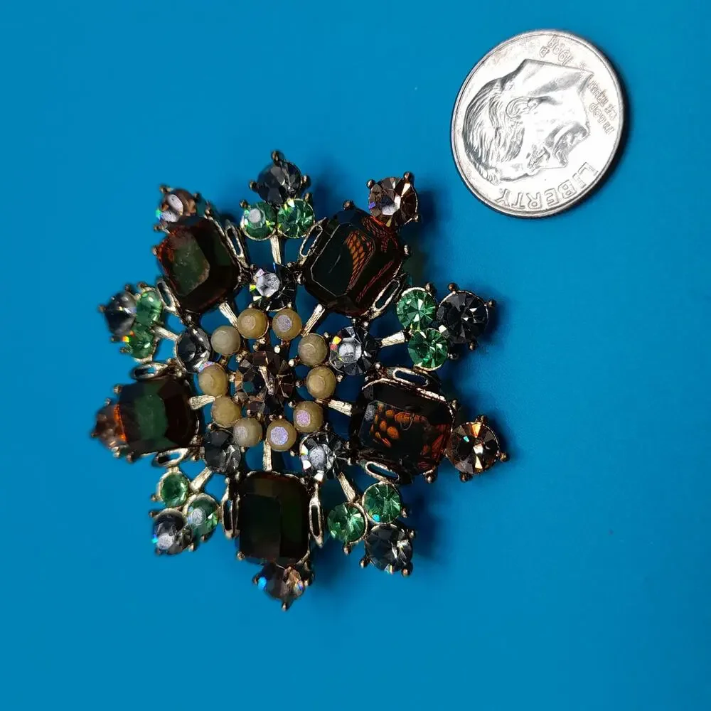 Vintage Snowflake Rhinestone Brooch, Topaz Green Rhinestones, Gold Tone
